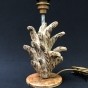 111 - Lampada creata con fregio spighe, in legno scolpito, color oro - Portalampada E14 - h.cm.27x10